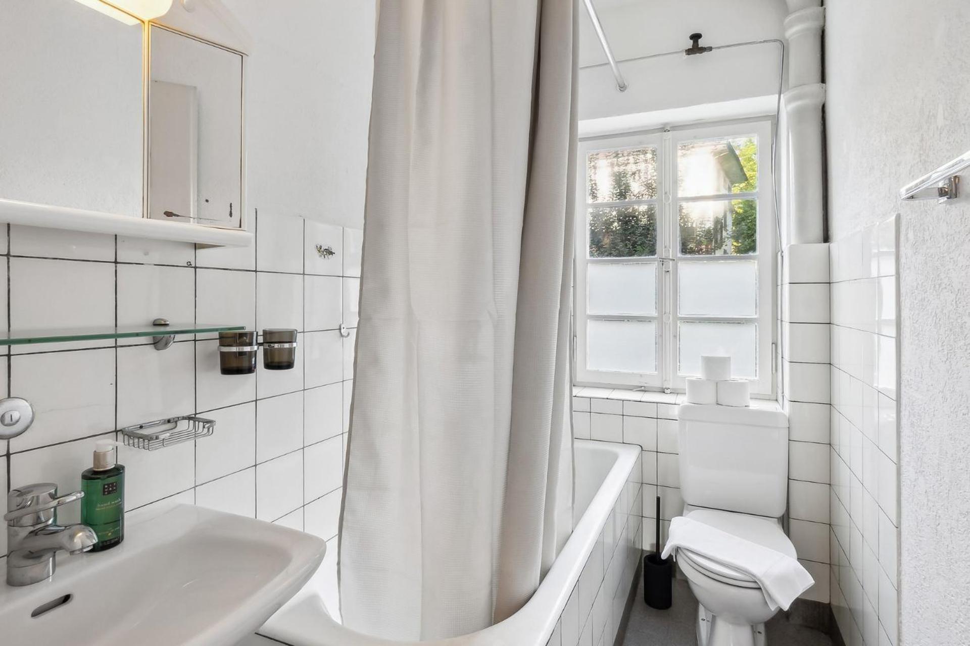 Homey Comfort In Oerlikon Цюрих Экстерьер фото